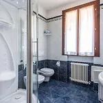 Apartment Jacuzzi Apartment In Italian Villa, Wi-Fi & Garden Modena - Reggio Emilia *